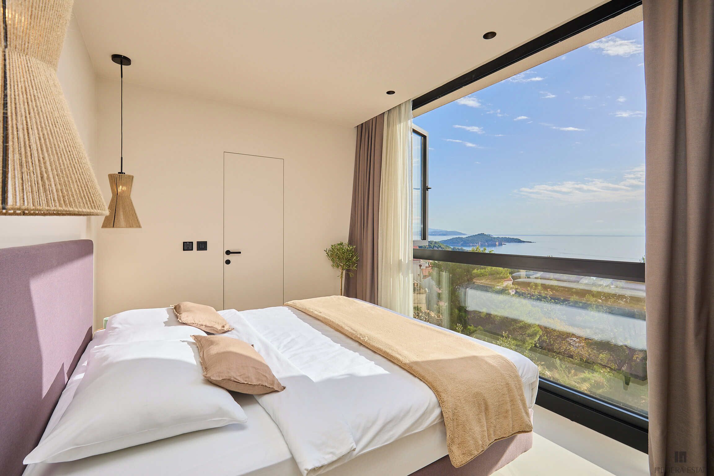 Villa (5 Bedrooms) | 5 dormitorios, tabla de planchar con plancha, ropa de cama