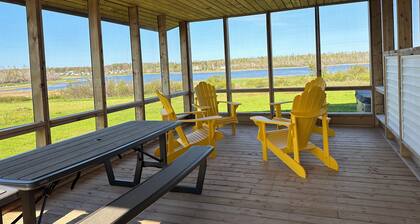 5-bedroom Waterfront Home In Brackley, Minutes To National Park Beaches
