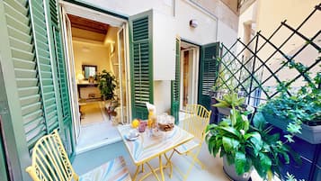 Executive-Doppelzimmer, Balkon, Stadtblick | Terrasse/Patio