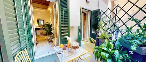 Habitación doble ejecutiva, balcón, vista a la ciudad | Terraza o patio