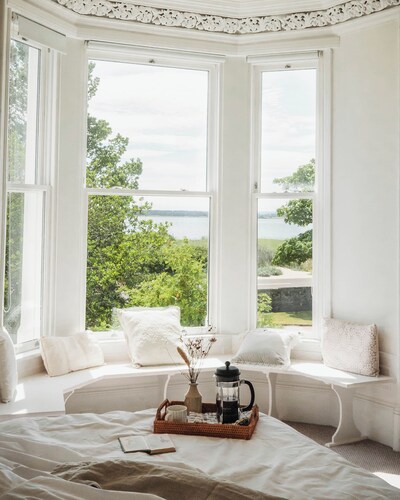 Castle Beach - Spectacular Victorian Villa