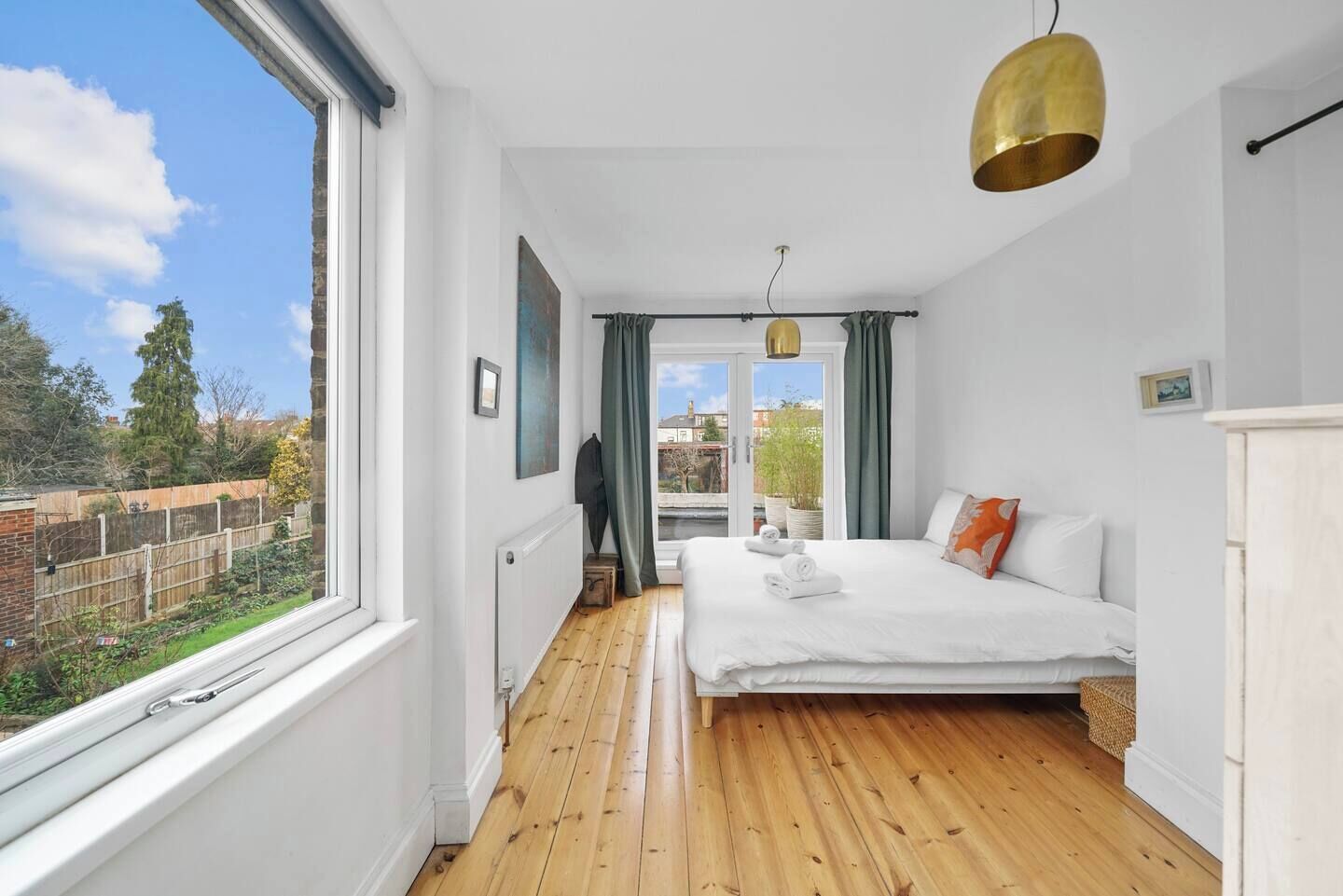 4 多间卧室、免费 WiFi、床单