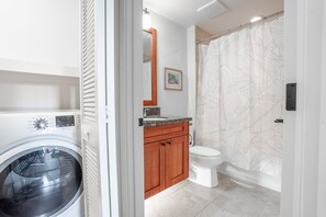 Hårtork och handdukar