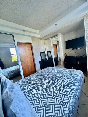 2 bedrooms, desk, iron/ironing board, travel cot