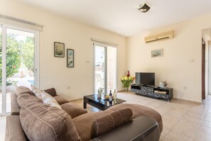 Villa | 3 bedrooms - Villa Clara in Paralimni (Paralimni)