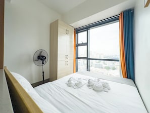 Familienapartment, 2 Schlafzimmer, Poolblick | Schrank