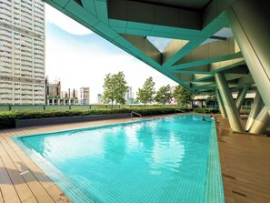 2 outdoor pools - GemstoneBR in SMDC Fame Residences (Mandaluyong)
