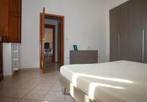 Unclassified image, 2 of 17, button