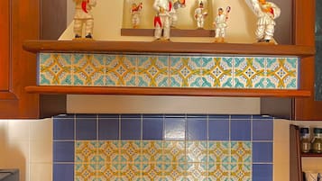 Panoramic-Apartment | Eigene KĂŒche | GroĂer KĂŒhlschrank, Herdplatte, Espressomaschine