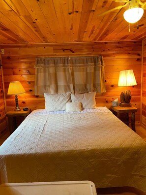 5 bedrooms, desk, travel crib, free WiFi