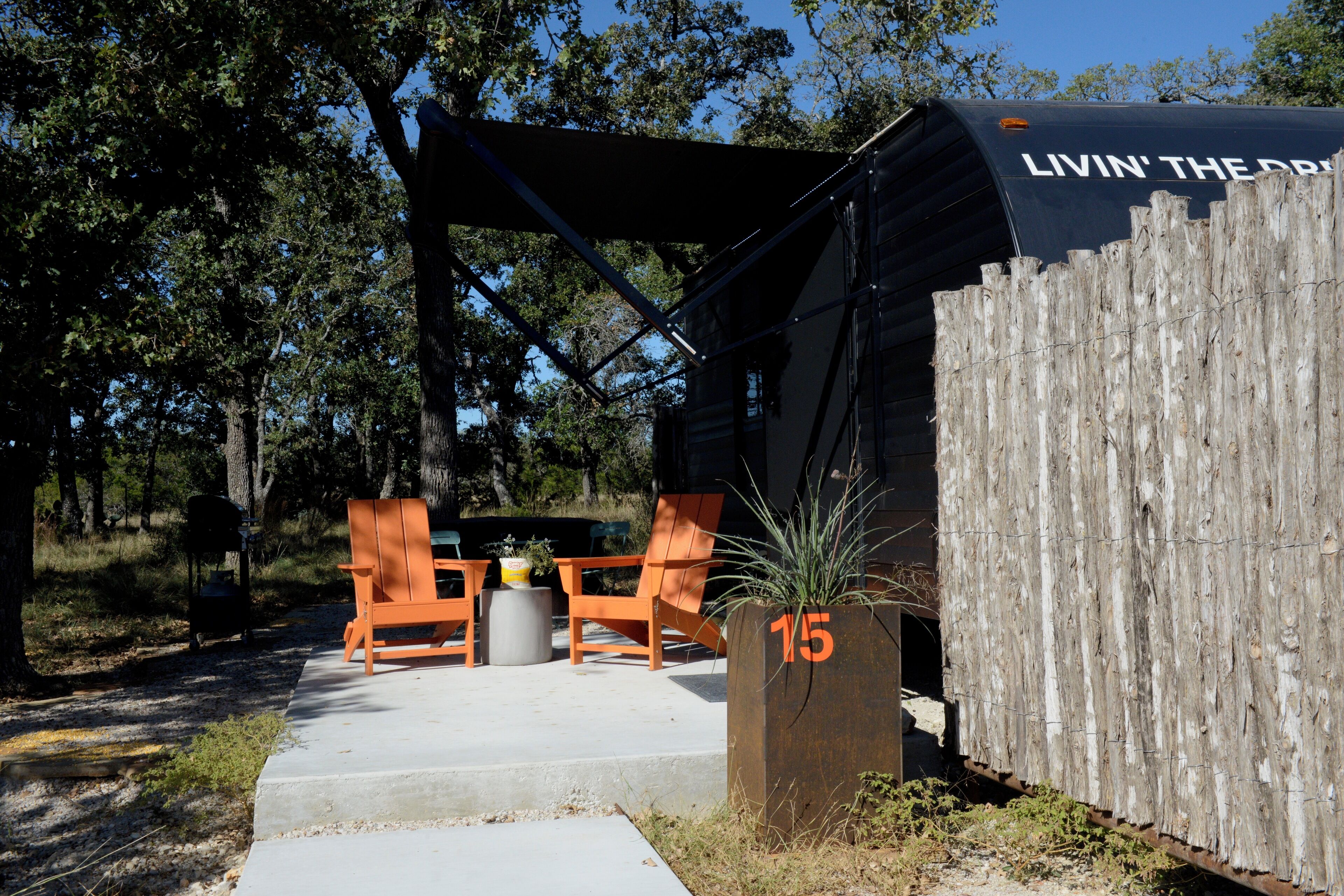 Comfort kamer, 1 queensize bed | Individueel gemeubileerd, gratis wifi, beddengoed