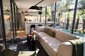 Lyxstuga | Eget kök | Spishäll, brödgrill och grytor/köksredskap