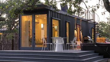 Luxury Cabin | Individually furnished, free WiFi, bed sheets