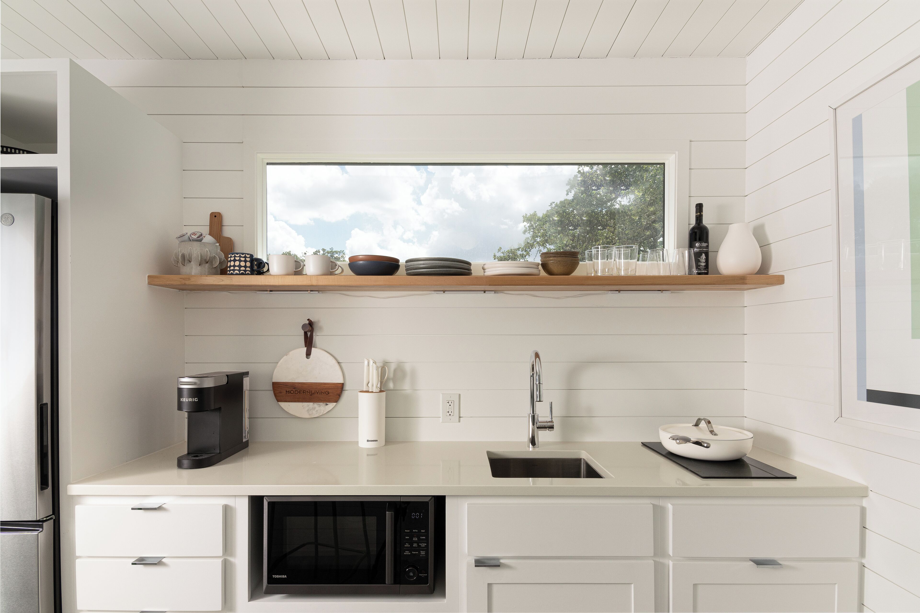 Microwave, coffee/tea maker, cookware/dishes/utensils