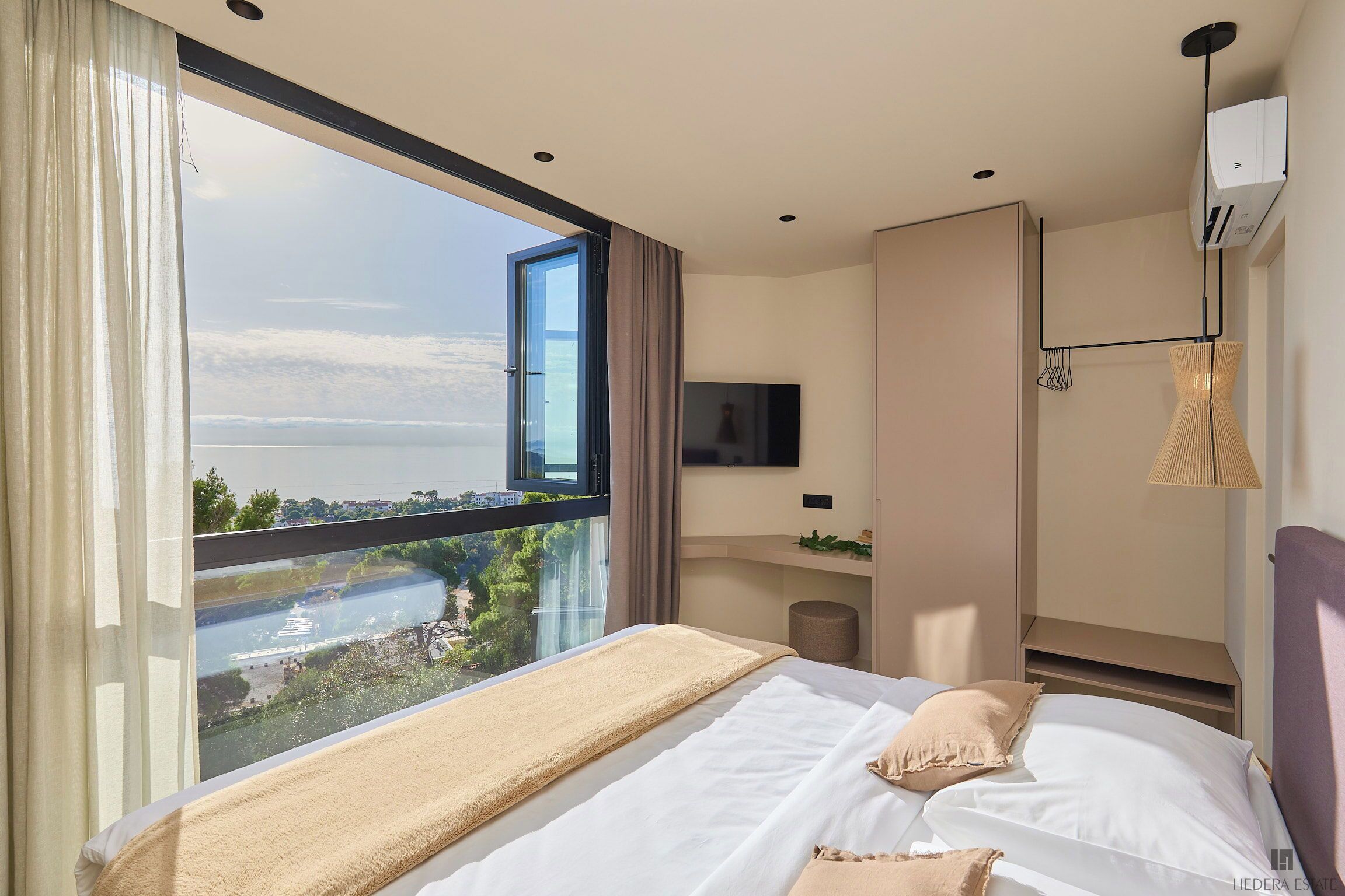 5 chambres, fer et planche à repasser, Wi-Fi, draps fournis