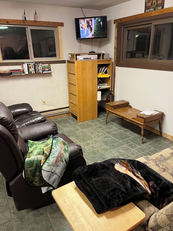 Hunting: Nice Quiet 3-bedroom Cabin In Ridgway, On Top Of 2,200ft Bootjack Mtn. - Pensilvania