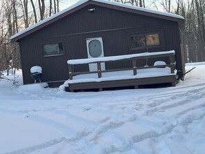 Property grounds - HUNTING: Nice Quiet 3-bedroom cabin in Ridgway, on top of 2,200ft Bootjack Mtn. (Ridgway)