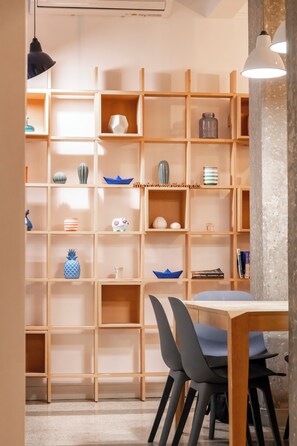 Deluxe Apartment | In-room dining