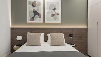 Deluxe Apartment, 2 Bedrooms, Non Smoking | 2 bedrooms, blackout drapes, iron/ironing board, free WiFi