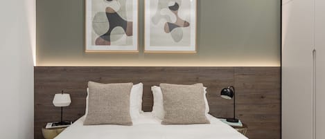 Deluxe Apartment, 2 Bedrooms, Non Smoking | 2 bedrooms, blackout drapes, iron/ironing board, free WiFi