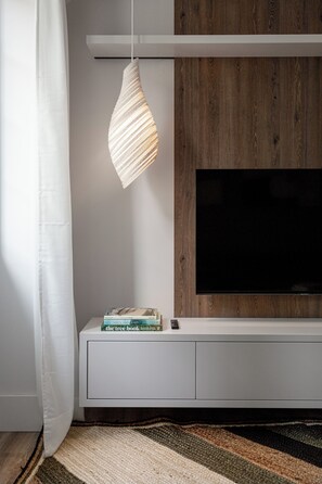 Deluxe Apartment, 2 Bedrooms, Non Smoking | Living area - The Green House in Príncipe Real (Lisbon)