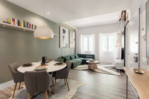 Deluxe Apartment, 2 Bedrooms, Non Smoking | Living area - The Green House in Príncipe Real (Lisbon)