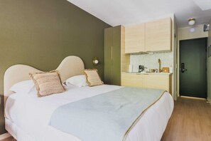 Desk, iron/ironing board, free WiFi, bed sheets