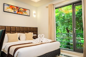 In-room safe, soundproofing, iron/ironing board, free WiFi