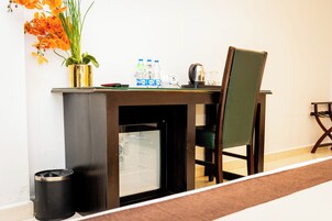 In-room safe, soundproofing, iron/ironing board, free WiFi