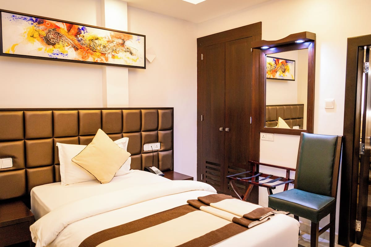 Deluxe Single Room