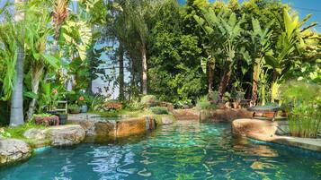 Piscine extérieure, piscine chauffée