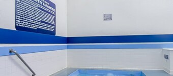 Ultimate cozy 1BR ski-in/ski-out getaway w/ shared indoor hot tub & pool