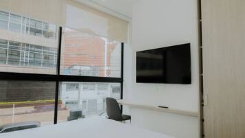 1 bedroom, desk, free WiFi, bed sheets