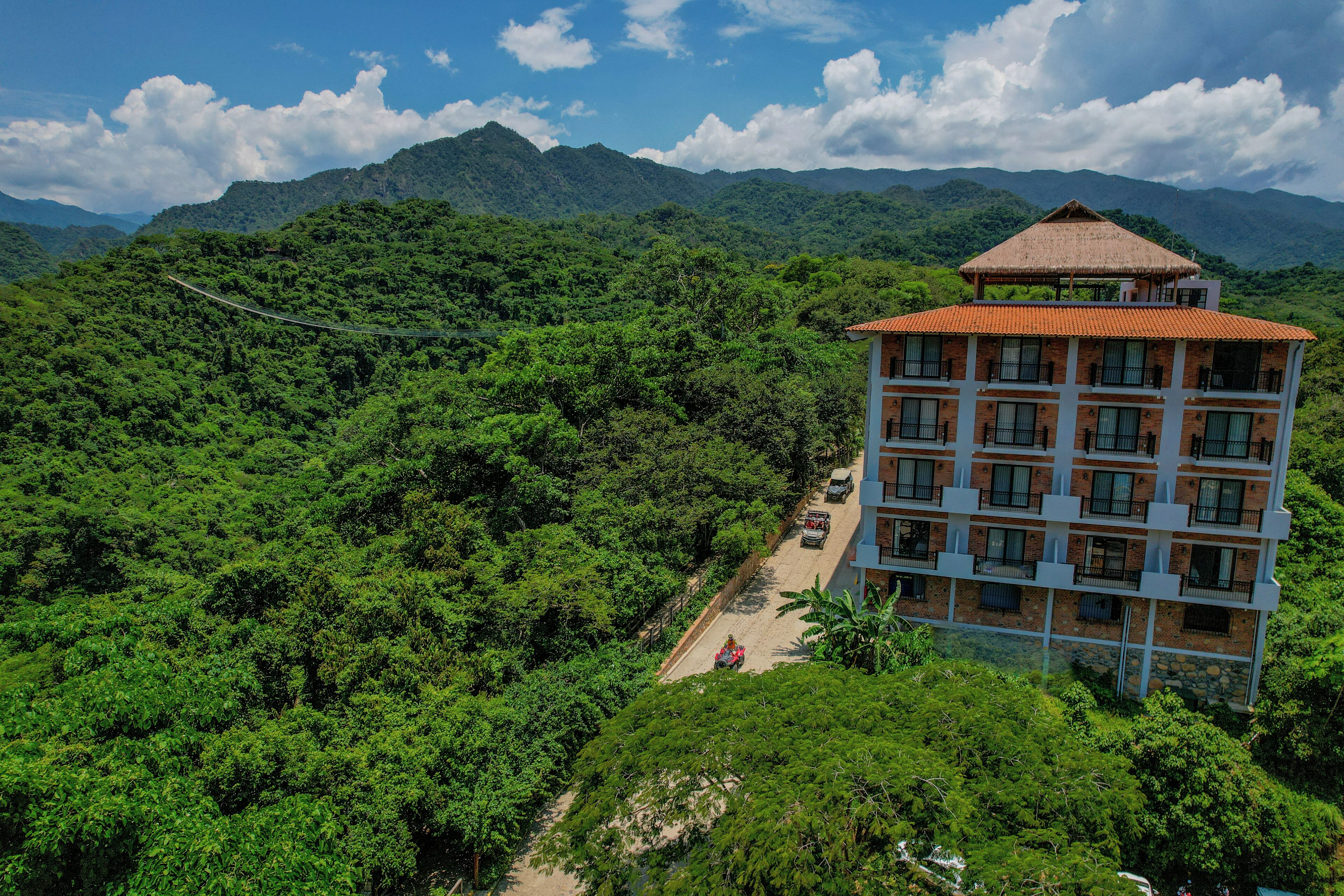 Photo - River Park Hotel