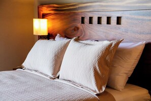 Standard Room, Balcony, Mountain View with Sofa Bed | In-room safe, individually decorated, individually furnished - River Park Hotel (Puerto Vallarta)