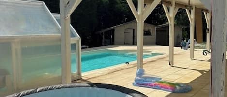 Piscine couverte, piscine chauffée