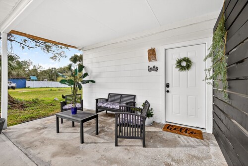 Charming studio with AC and WiFi in lovely Callco Ranch Tampa