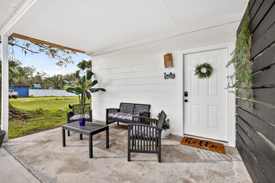 Charming studio with AC and WiFi in lovely Callco Ranch Tampa