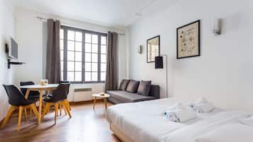 Iron/ironing board, internet, bed sheets