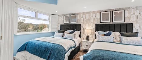 5 Schlafzimmer, Bügeleisen/Bügelbrett, Bettwäsche