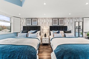 5 bedrooms, iron/ironing board, free WiFi, bed sheets - Magnificent Getaway in Cheltenham-Parking - Garden (Cheltenham)