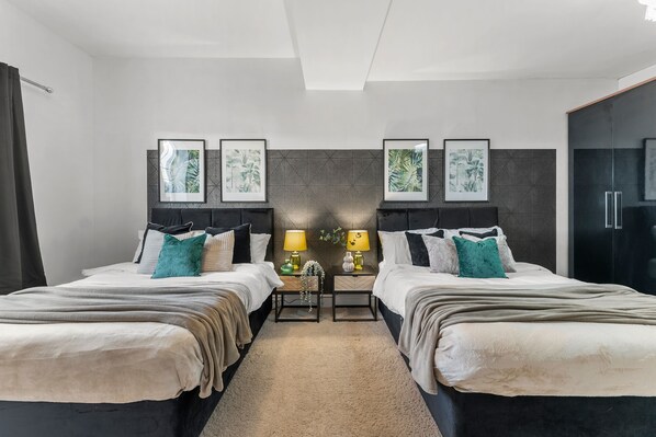 4 Schlafzimmer, Bügeleisen/Bügelbrett, WLAN, Bettwäsche