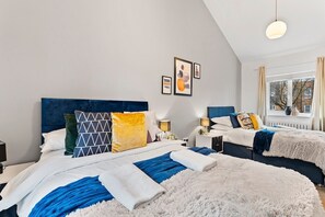 4 slaapkamers, een strijkplank/strijkijzer, beddengoed