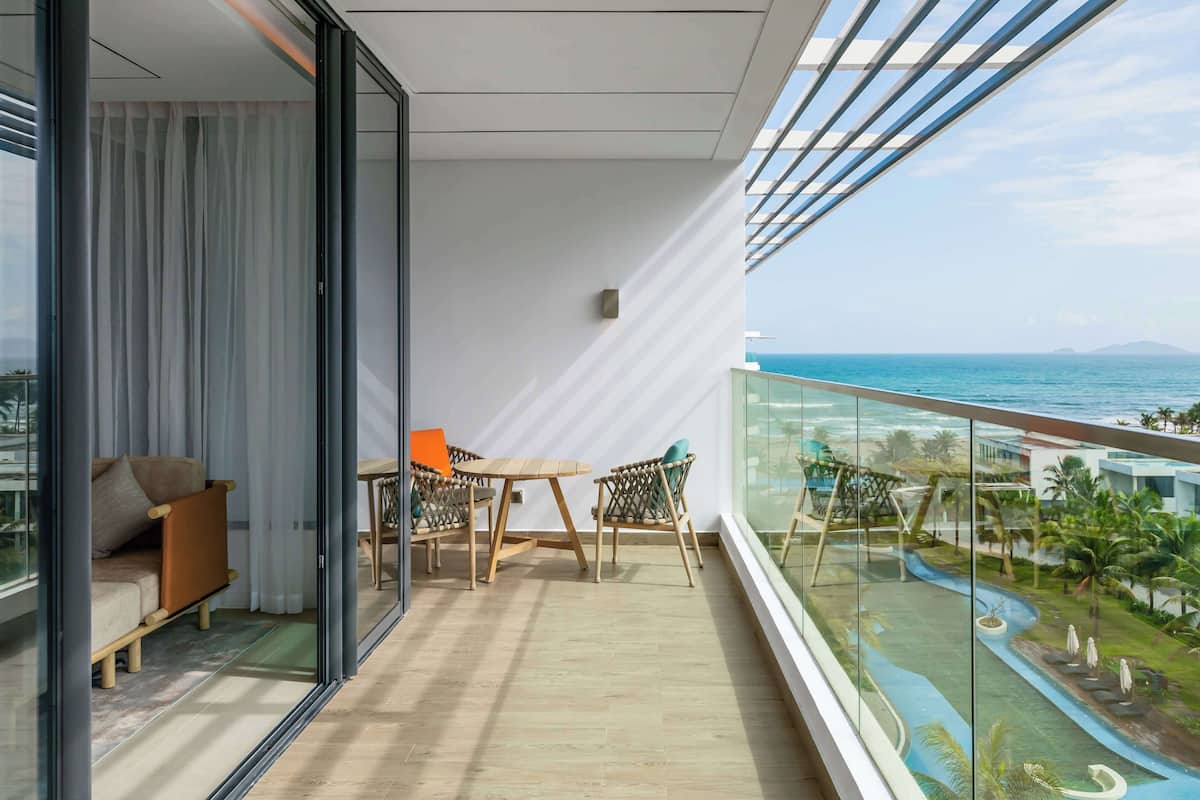 Habitación superior, vistas al jardín | Minibar, escritorio, sistema de insonorización