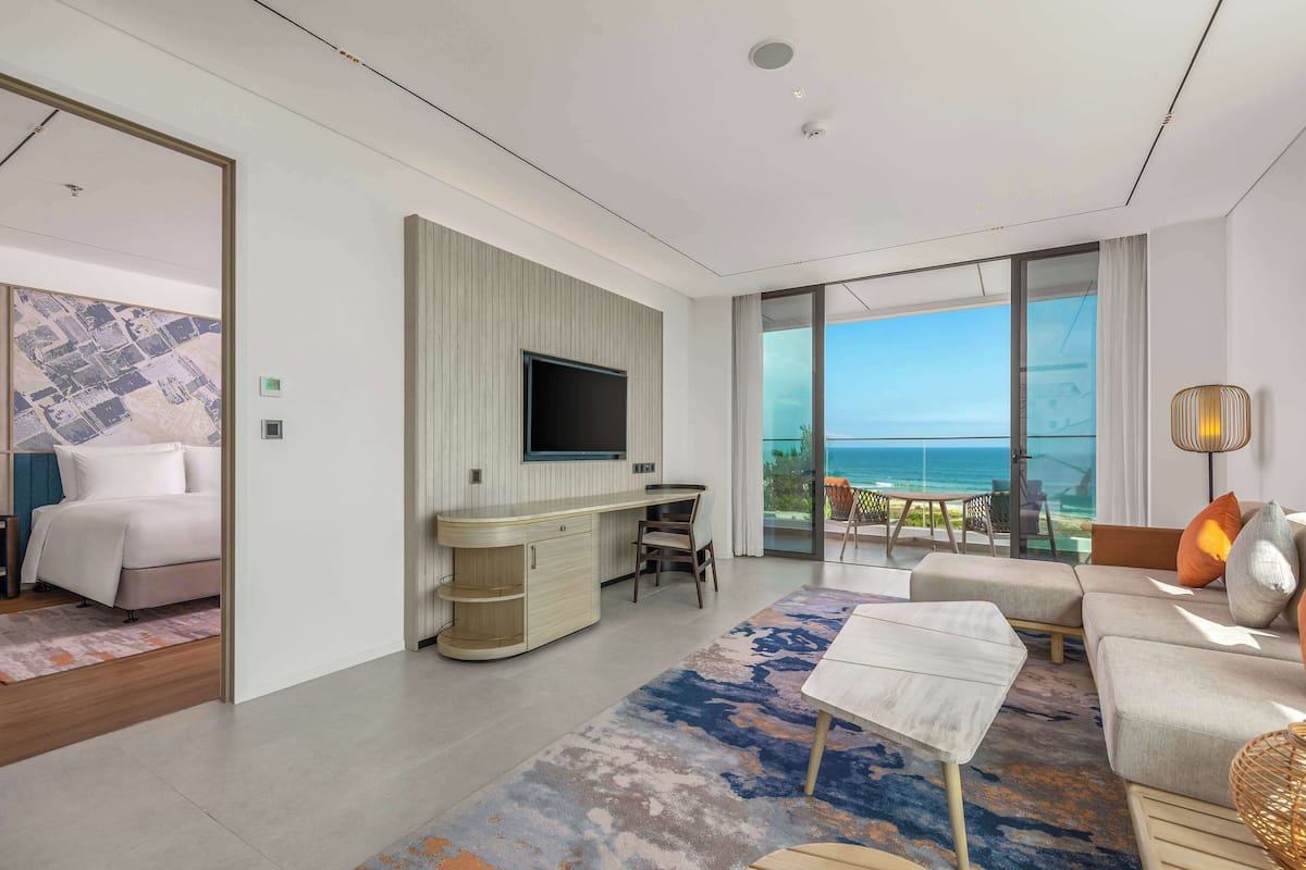 Suite, 2 habitaciones, vistas al jardín | Minibar, escritorio, sistema de insonorización