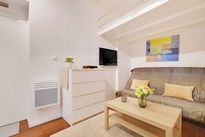 Smart TV, offices - Charming studio - 2P- Le Marais (Paris)