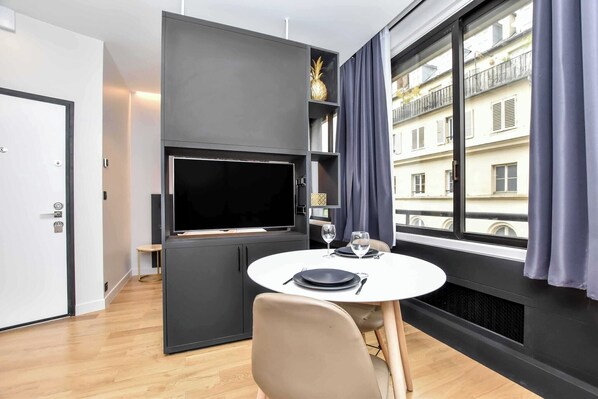 Dining - Magnificent studio - 2P - near Opéra Garnier (Paris)