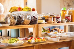 Free daily buffet breakfast  - Son Sampoli Suites Adults Only by MHR (Llucmajor)