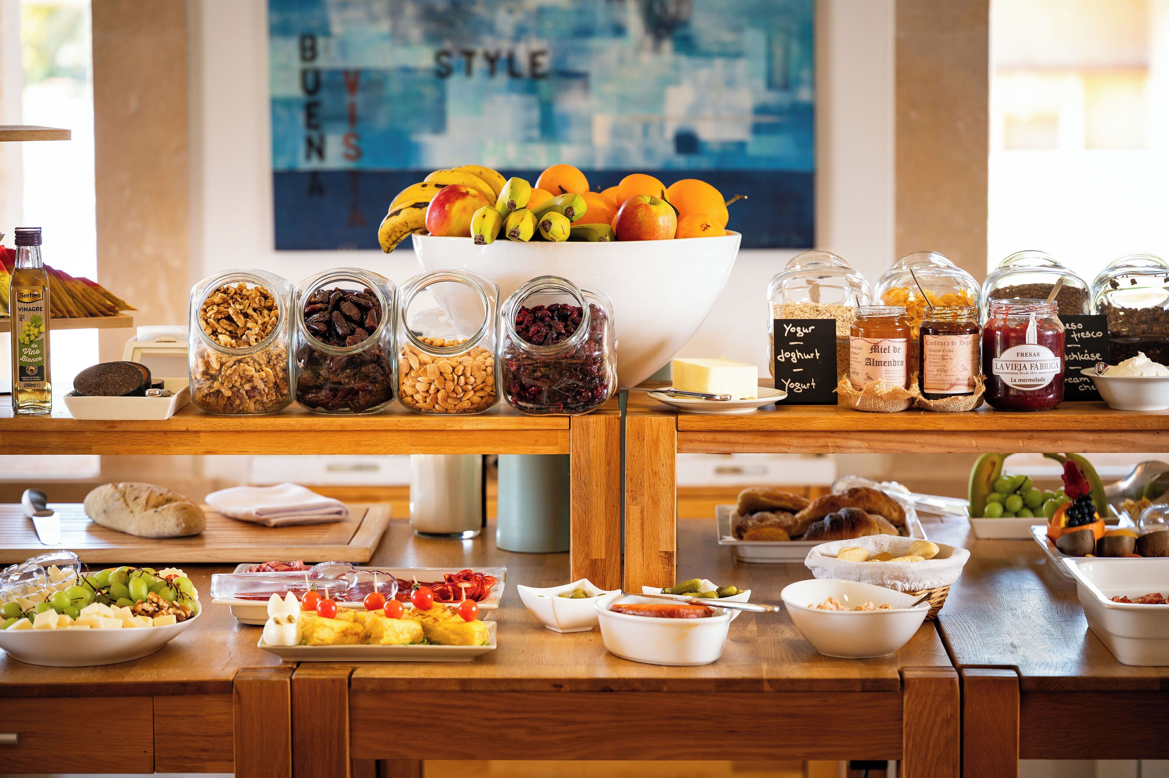 Free daily buffet breakfast