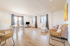 Living area - Son Sampoli Suites Adults Only by MHR (Llucmajor)